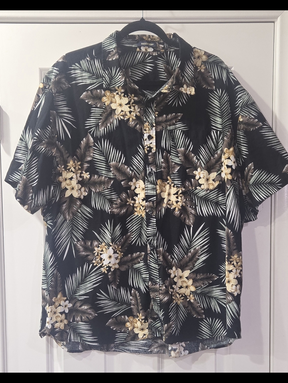 Men's Black Floral Tropical Beach Reaort Short Sleeve Button-Down Shirt